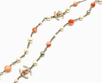 CHANEL Halskette Koralle